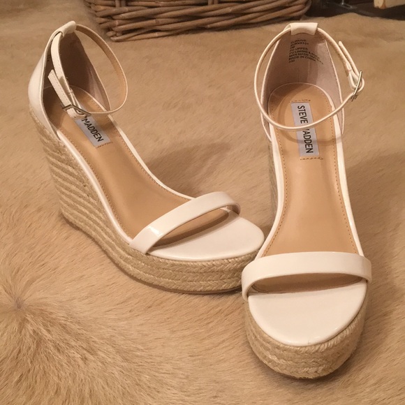 Steve Madden Shoes - Steve Madden white espadrille wedges